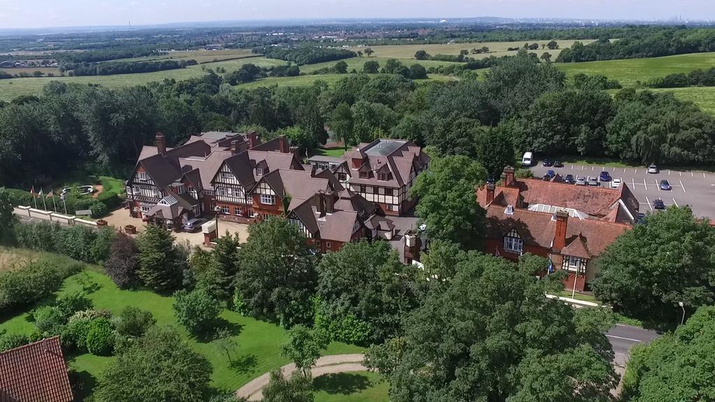 De Rougemont Manor Hotel Brentwood Exterior foto